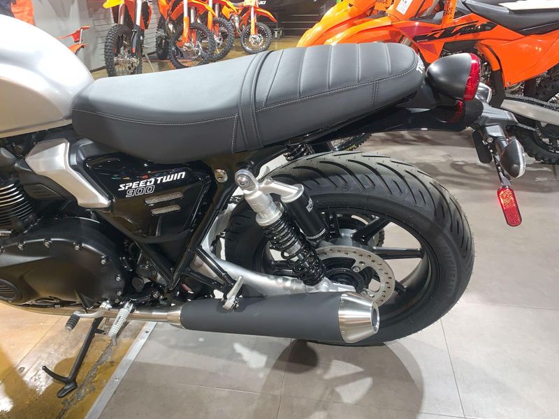 New 2025 Triumph SPEED TWIN 900 Image 14