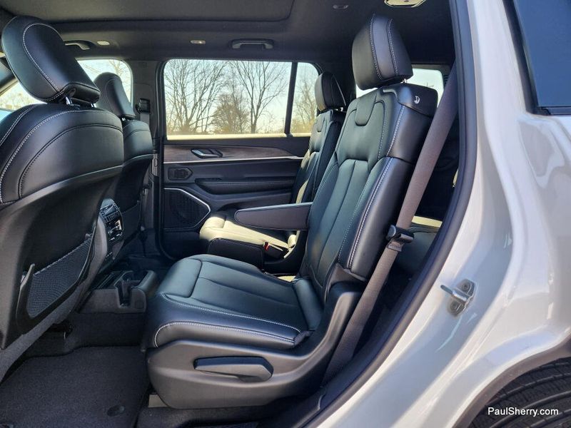 New 2026 Jeep Grand Cherokee L Limited 4x4