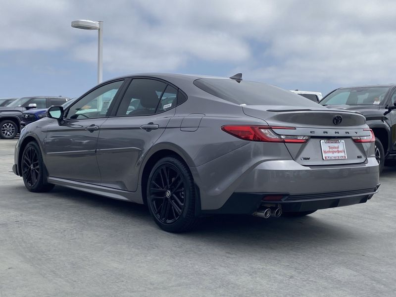 Used 2025 Toyota Camry SEImage 5