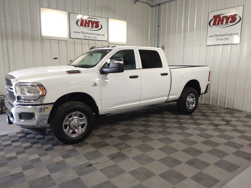 2024 RAM 3500 Tradesman Crew Cab 4x4 6