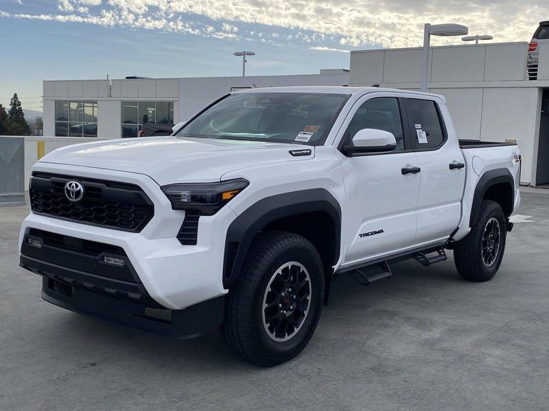 2024 Toyota Tacoma TRD Off Road HybridImage 6