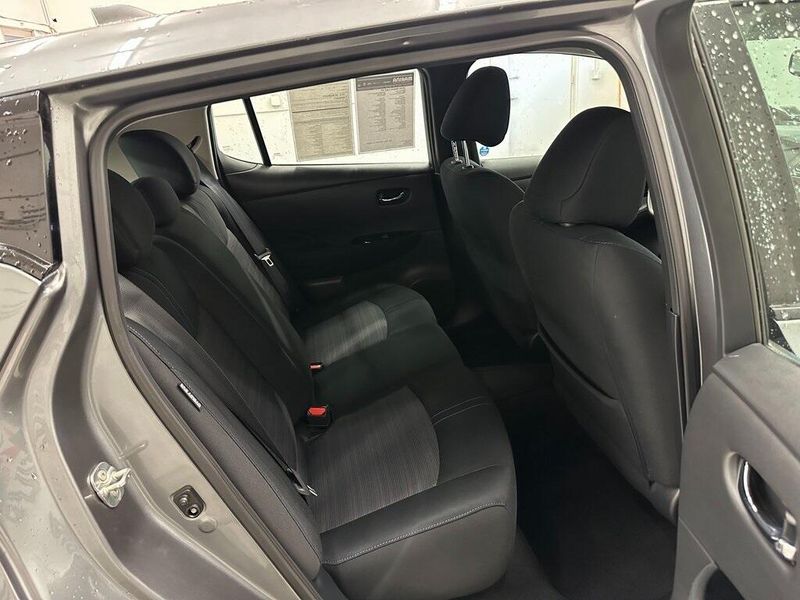 2020 Nissan Leaf SVImage 27