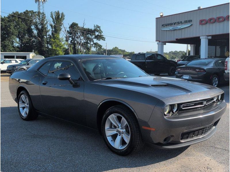 Used 2023 Dodge Challenger SXTImage 7