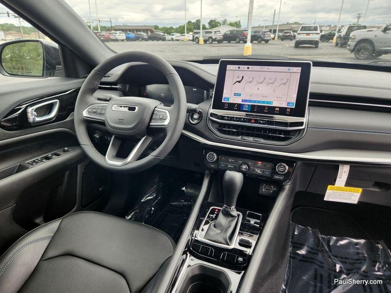 New 2025 Jeep Compass Limited 4x4