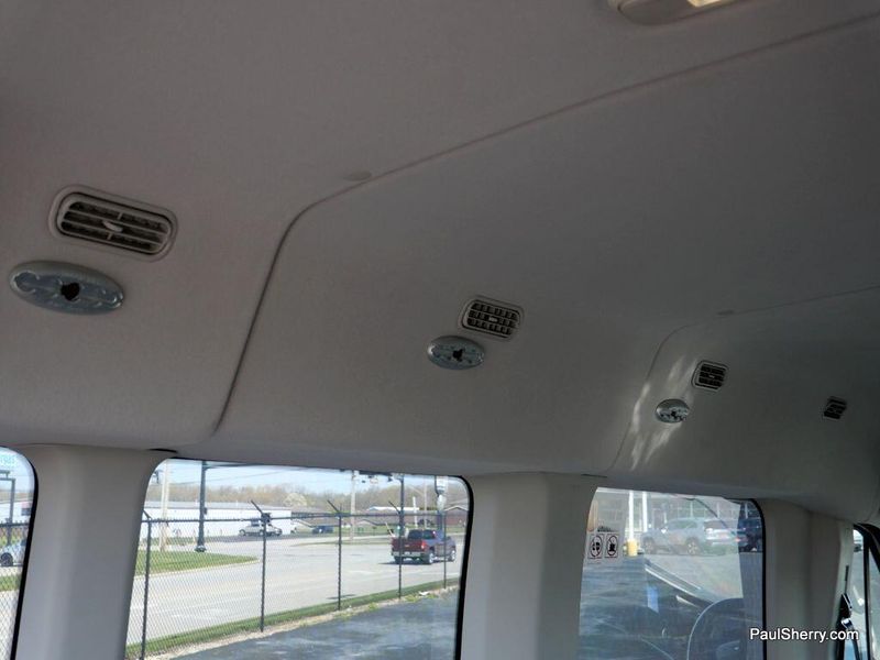 2022 Ford Transit Wagon XLImage 58