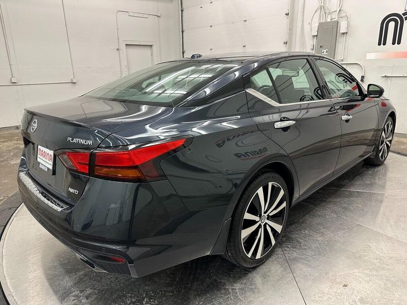 2019 Nissan Altima 2.5 PlatinumImage 15