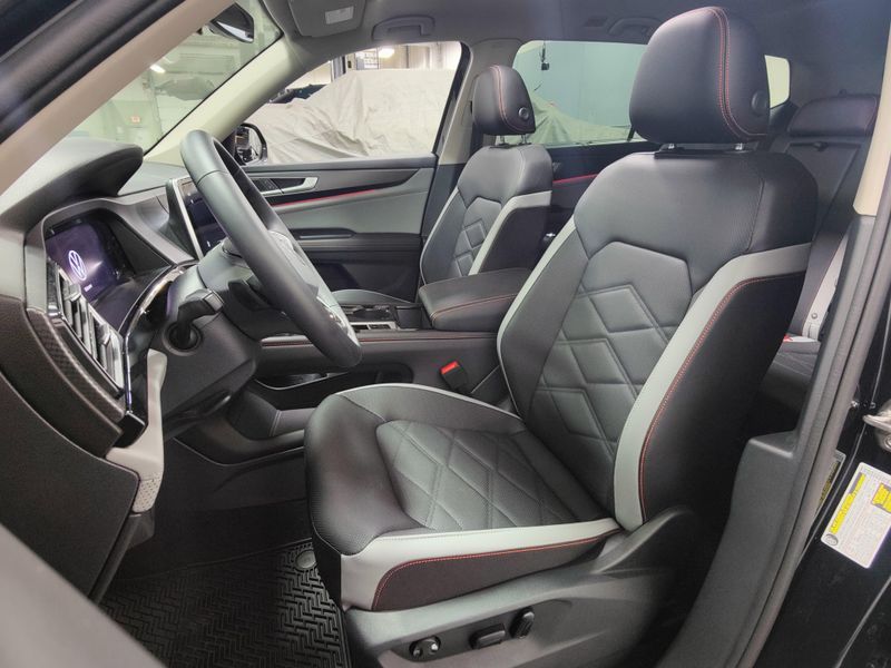 Used 2025 Volkswagen Atlas AWD Peak Edition w/SunroofImage 19