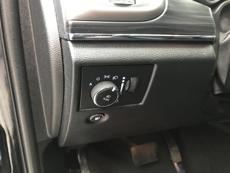 Used 2020 Jeep Grand Cherokee LimitedImage 4