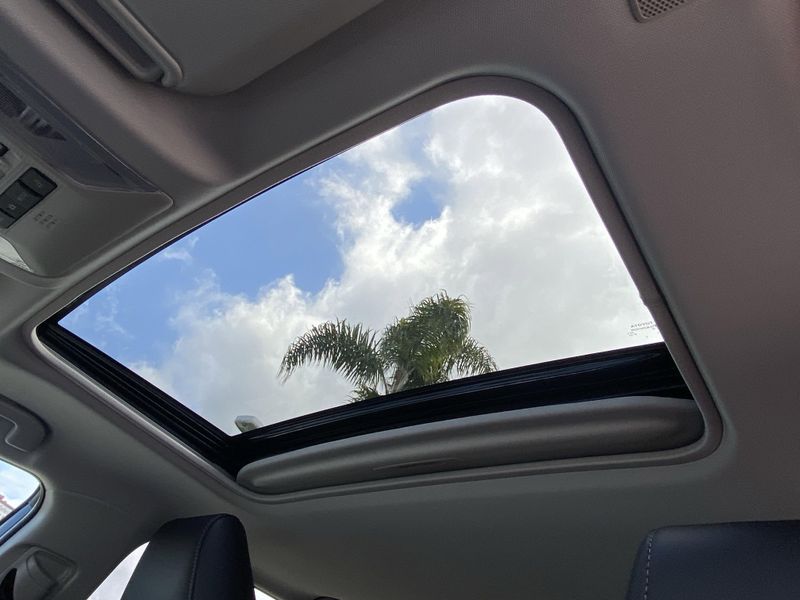 2025 Toyota RAV4 XLE PremiumImage 19