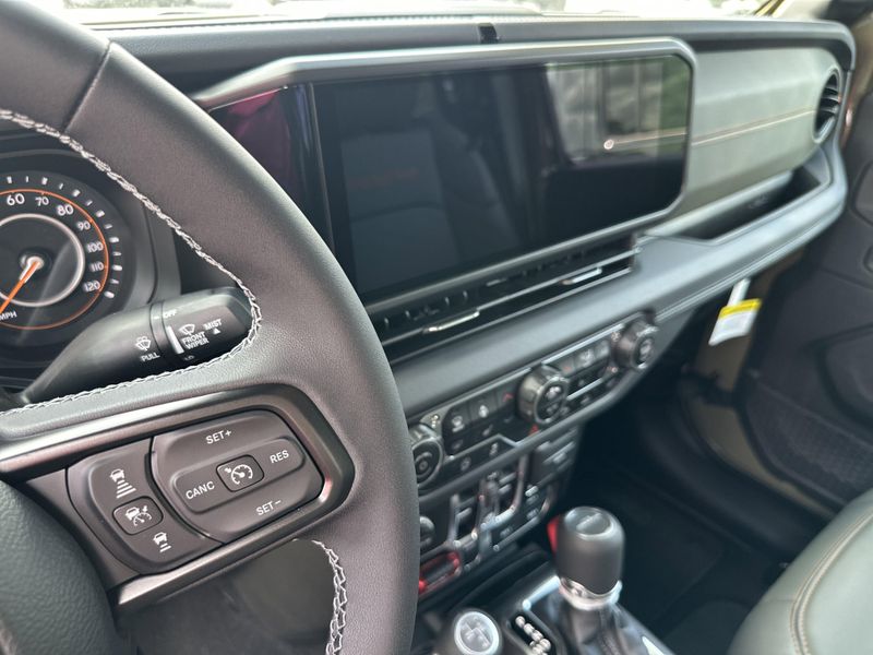 New 2025 Jeep Gladiator Mojave X 4x4Image 23