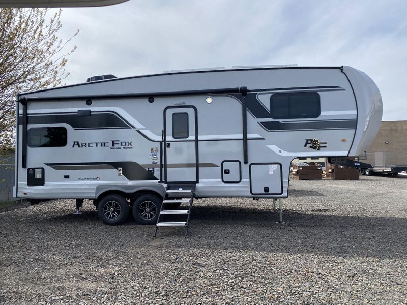 New 2025 ARCTIC FOX 27-5L Image 2
