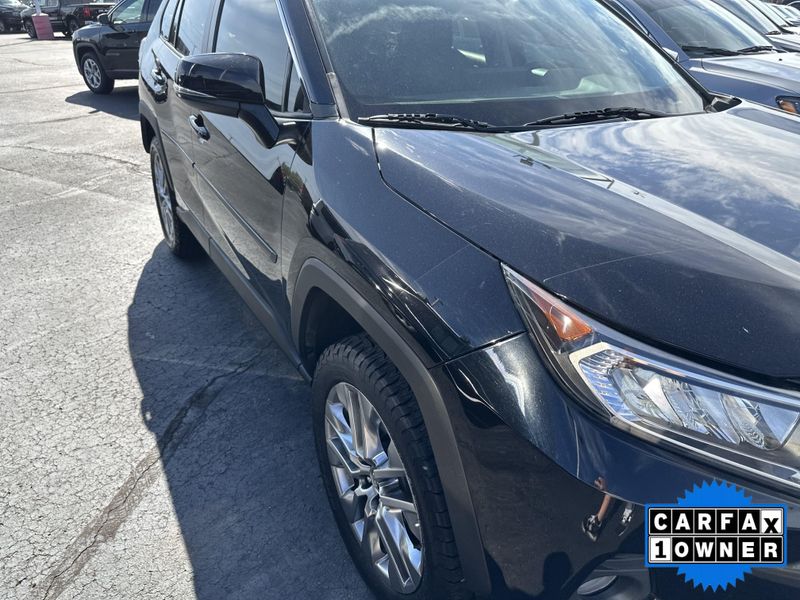 Used 2020 Toyota RAV4 XLE PremiumImage 4