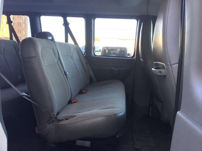 2017 Chevrolet Express 3500 LTImage 12