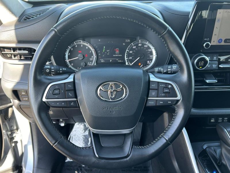 2023 Toyota Highlander LEImage 29