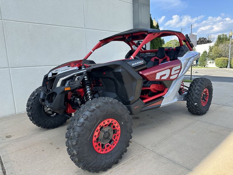 2024 Can-Am MAVERICK X3 X RS with SmartShox TURBO RRImage 1