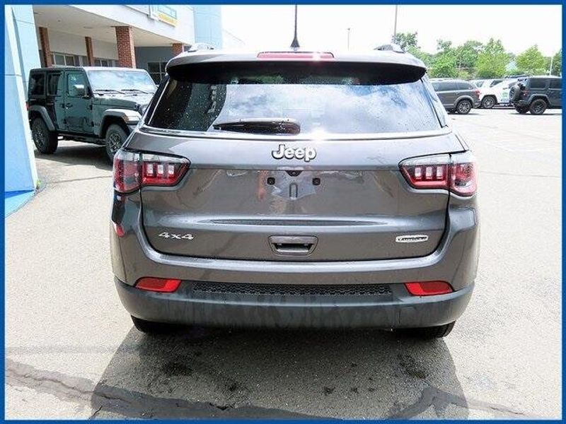 2022 Jeep Compass Latitude LuxImage 6