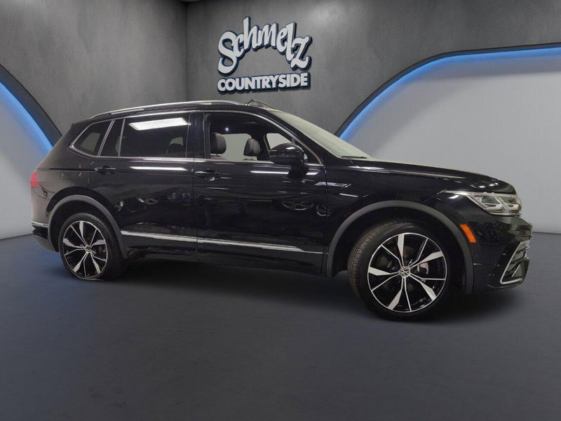 Used 2024 Volkswagen Tiguan AWD SEL R-Line w/Sunroof/NavImage 3