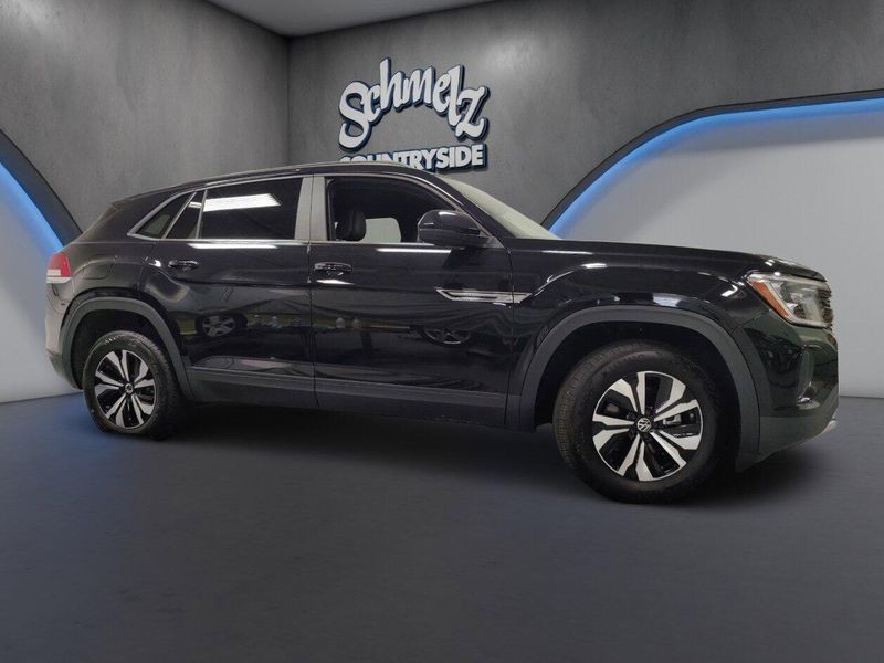 Used 2026 Volkswagen Atlas Cross Sport SE 4-Motion AWDImage 4