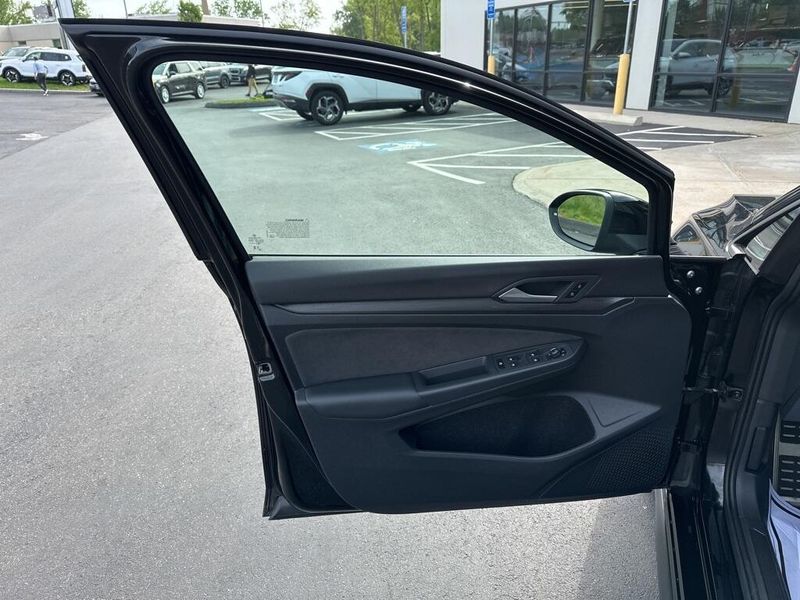 2024 Volkswagen Golf GTI 2.0T SImage 24