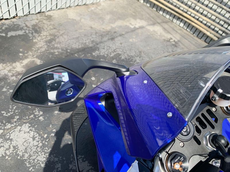 Used 2025 Yamaha YZF-R1 CA Image 19