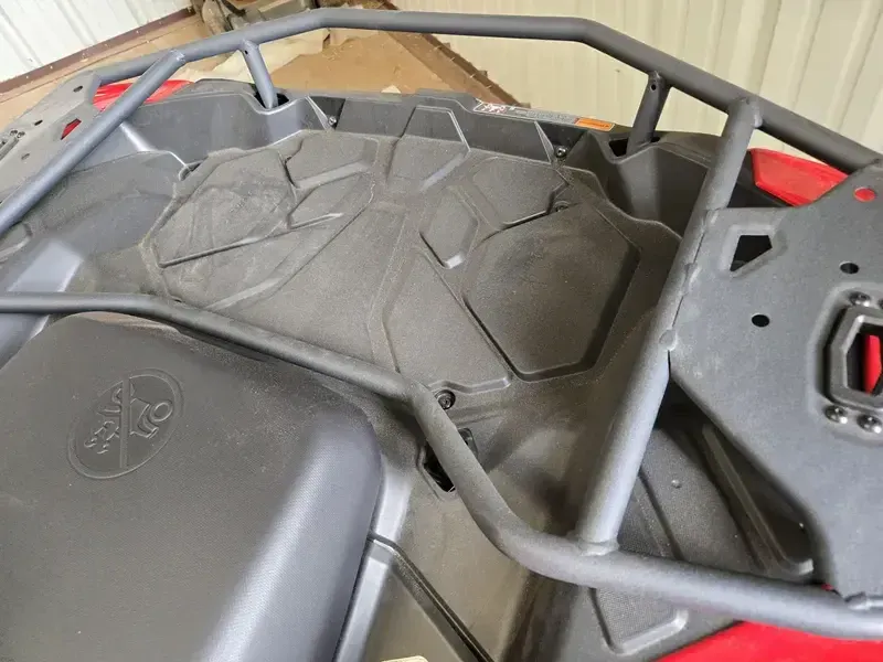 New 2025 Can-Am OUTLANDER 500 LEGION RED Image 4