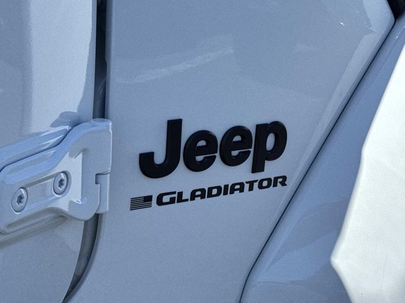 New 2026 Jeep Gladiator Sport S 4x4