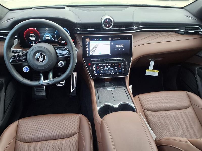 New 2026 Maserati Grecale ModenaImage 11