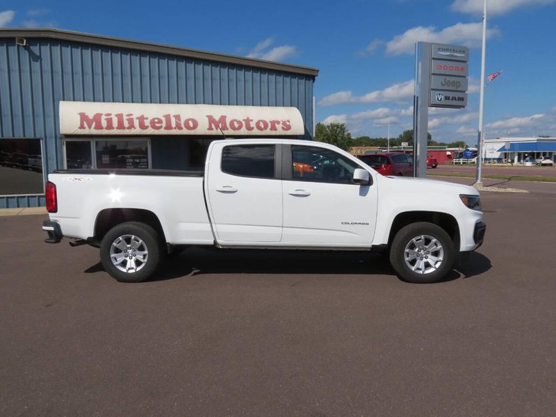 2021 Chevrolet Colorado LT 4x4 4dr Crew Cab 5 ft. SBImage 1