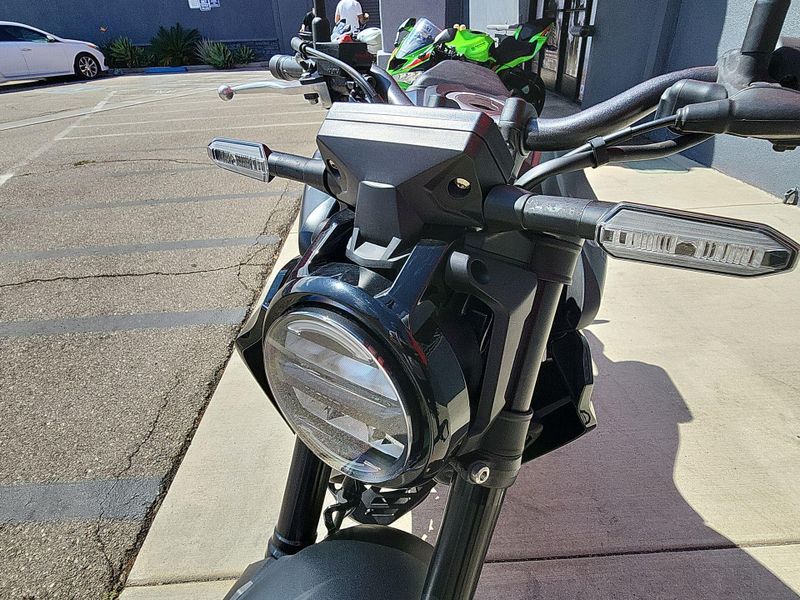 Used 2023 Honda CB300R ABS Image 17