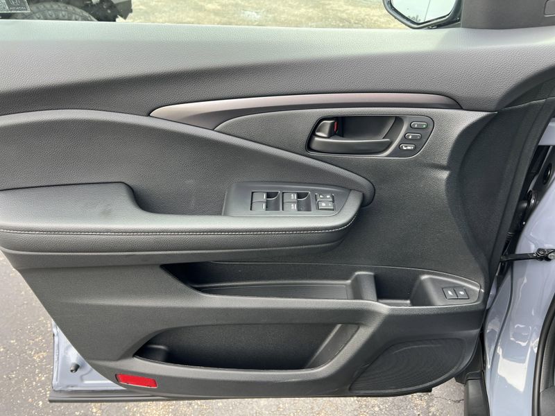 2025 Honda Passport EX-LImage 5