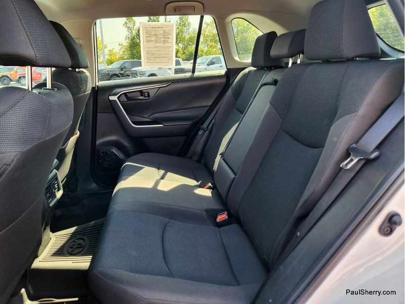 2024 Toyota RAV4 Hybrid LE photo 43