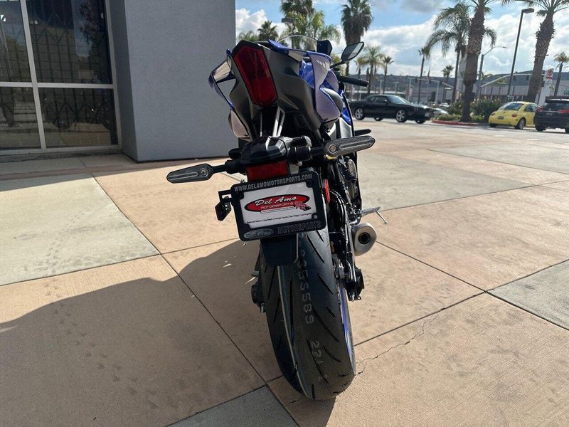 Used 2024 Yamaha YZF-R7 CA Image 8