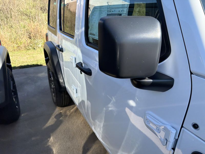 New 2026 Jeep Wrangler 4-door Sport SImage 5