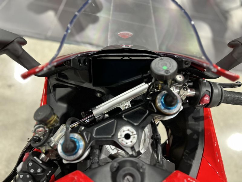 New 2025 Ducati PANIGALE V4 S Image 9