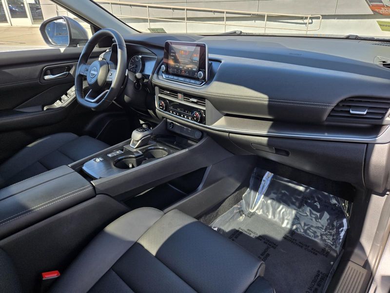 Used 2024 Nissan Rogue FWD SV