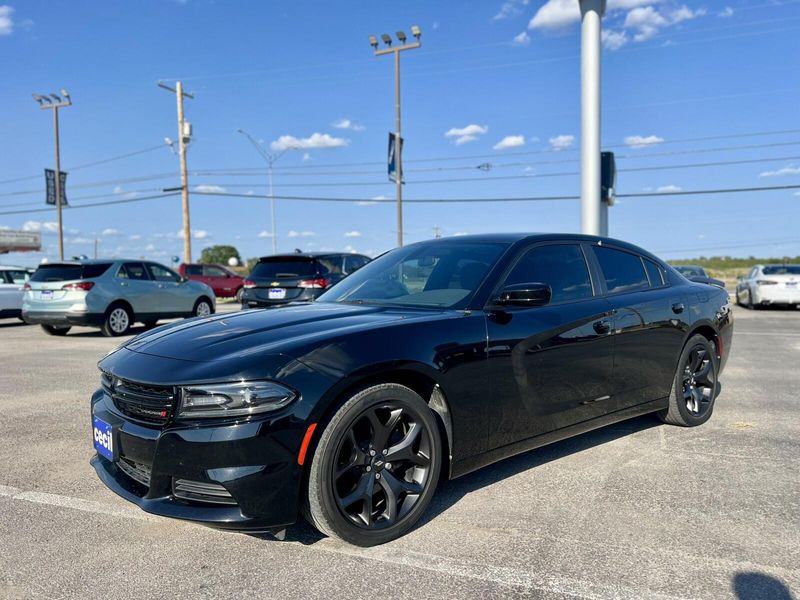 2020 Dodge Charger SXT photo 2