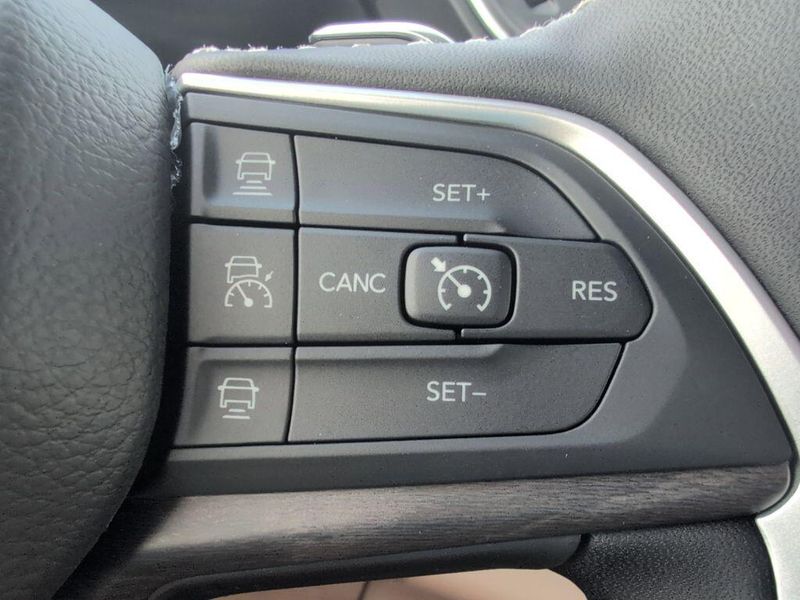 2025 Jeep Grand Cherokee Limited 4x2Image 23