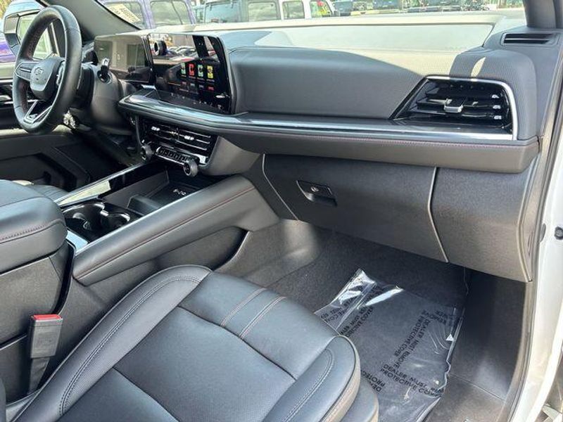 Used 2025 Chevrolet Tahoe RSTImage 15