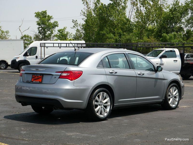 2013 Chrysler 200 Limited SImage 8