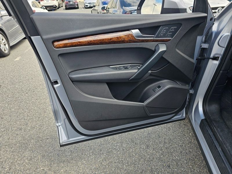 2018 Audi Q5 2.0TImage 9