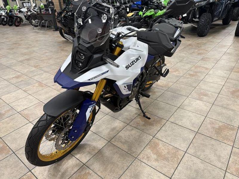 New 2024 Suzuki V-STROM 800DE Image 13