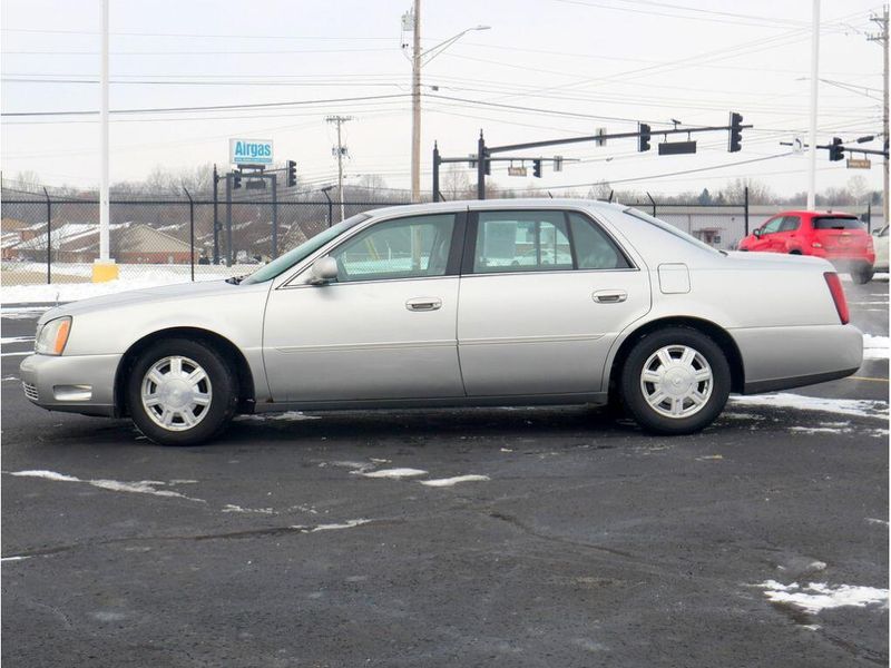 2005 Cadillac DeVille Image 10