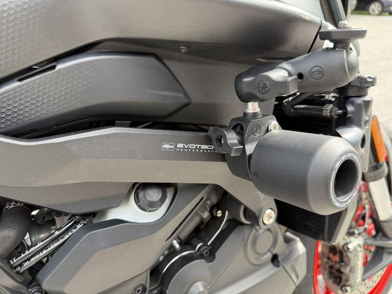 2022 Ducati Monster 937 