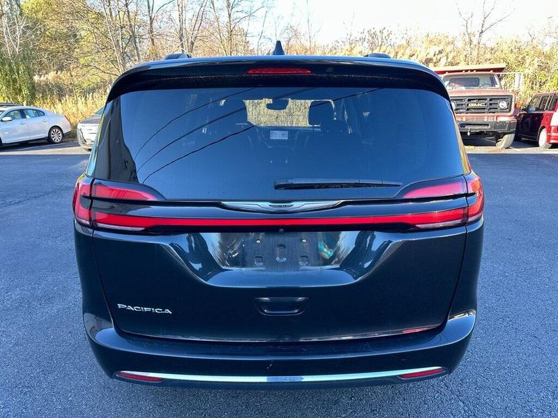 2022 Chrysler Pacifica Touring LImage 14