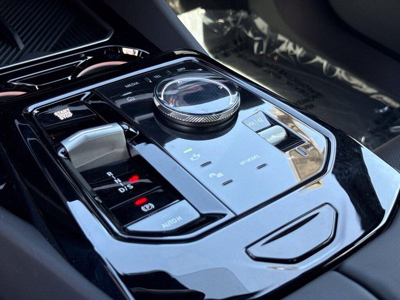New 2027 BMW 5 Series 530i xDriveImage 23