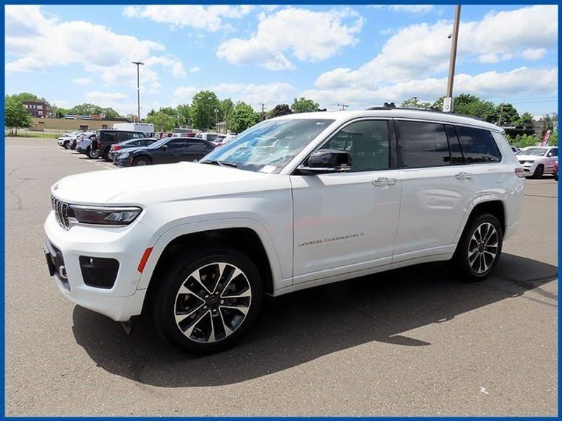 2021 Jeep Grand Cherokee L OverlandImage 1