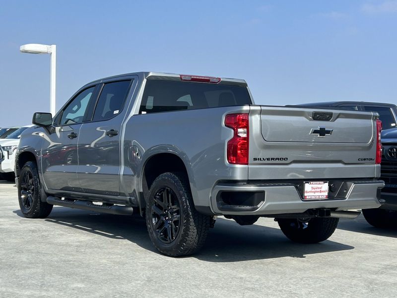 Used 2025 Chevrolet Silverado 1500 CustomImage 5