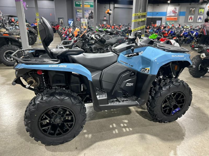 New 2026 Can-Am OUTLANDER MAX XT 700 Image 17