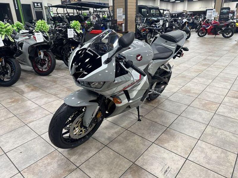 New 2026 Honda CBR600RR Image 13