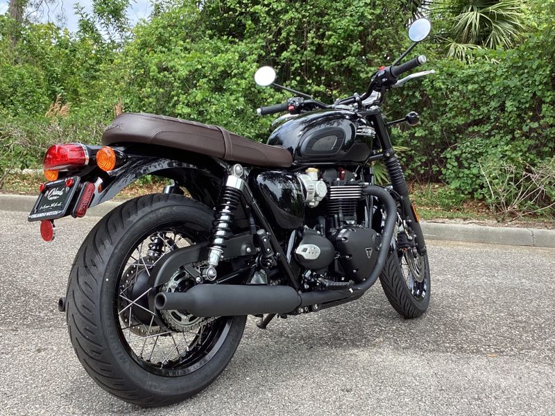 2025 Triumph Bonneville T120